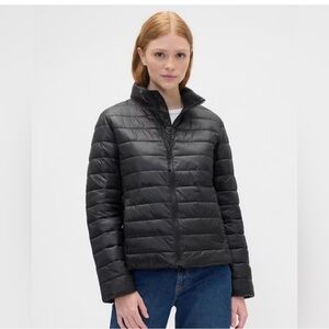 GAP black light weight packable Puffer Jacket